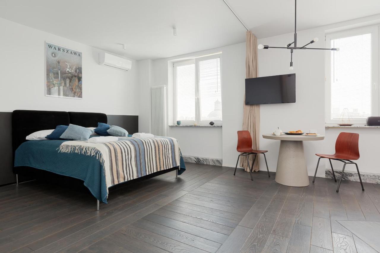 Butas Marszalkowska 140 In The Center Of By Renters Warsaw